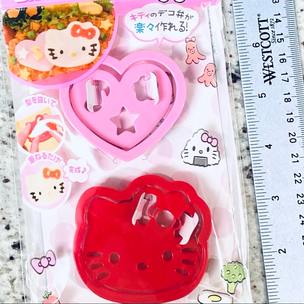 💕5/25 Hello Kitty Sanrio Heart Sandwich Shape Cutter